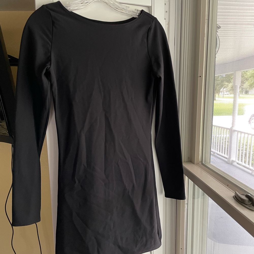 Blackmilk thermal long sleeve shirt size M red interior as new
